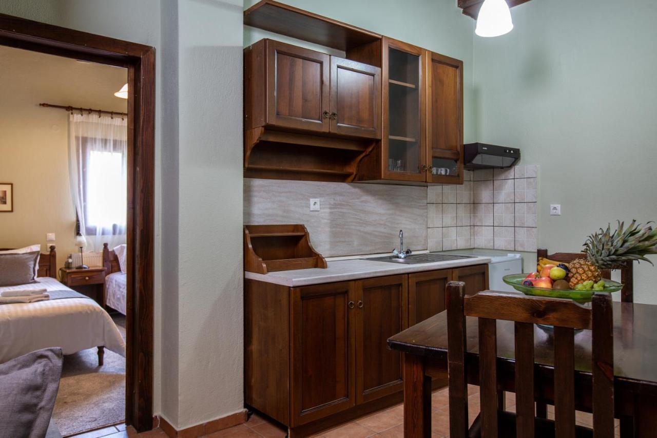 La Noi Guesthouse Samarína Zewnętrze zdjęcie